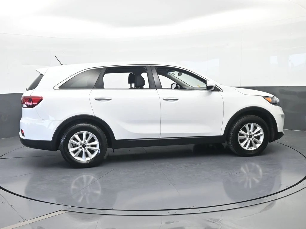 Used 2020 Snow White Pearl Kia LX image 7