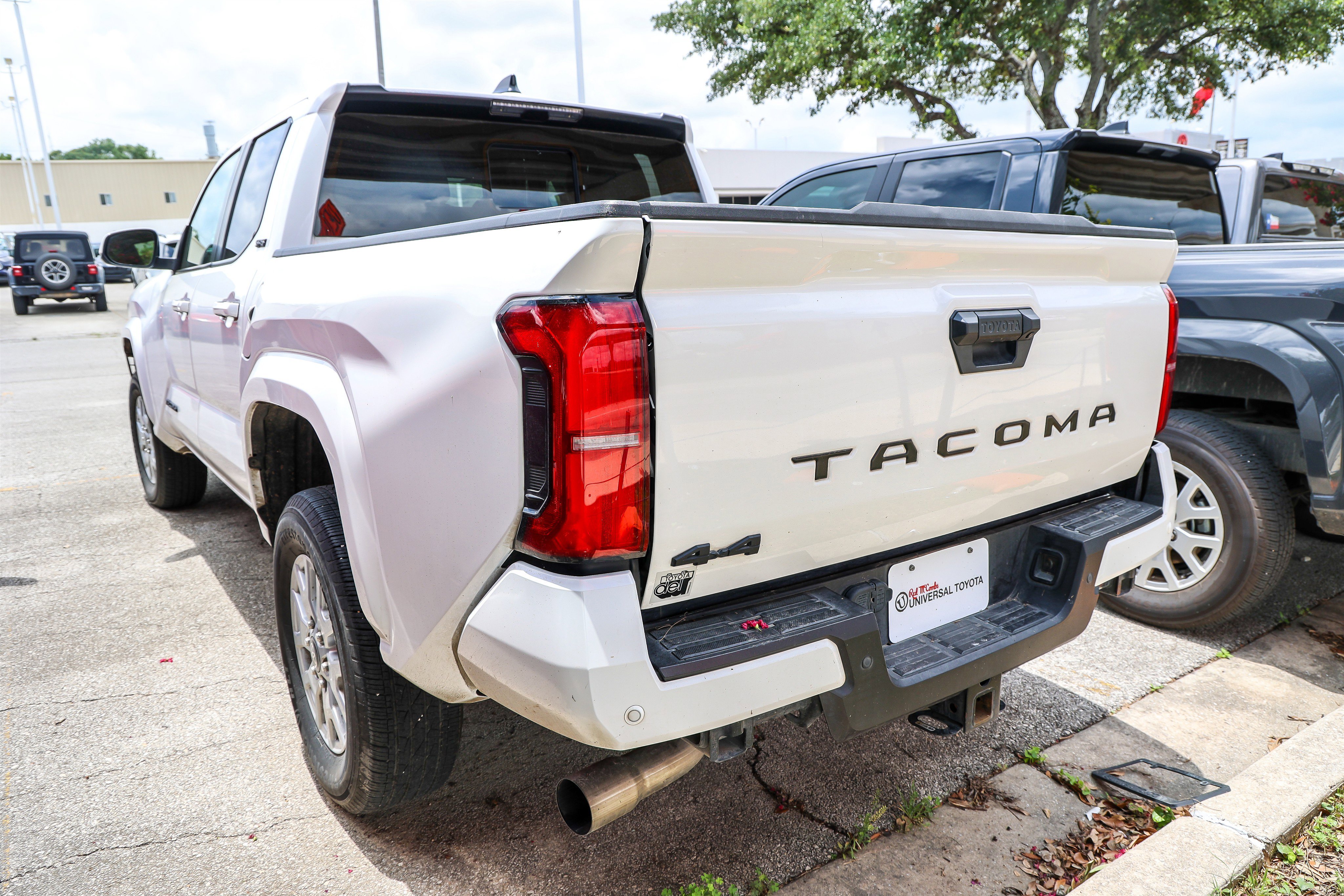 Used 2024 ICE CAP Toyota Limited image 9