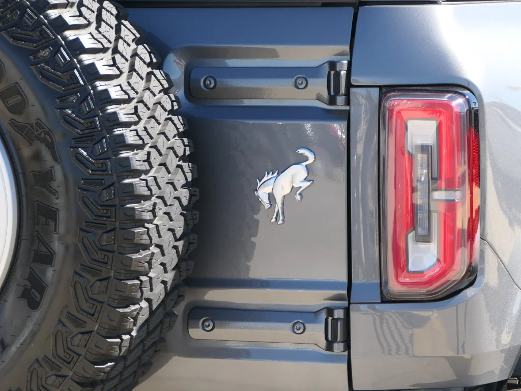 Used 2022 Gray Metallic Ford Outer Banks image 4