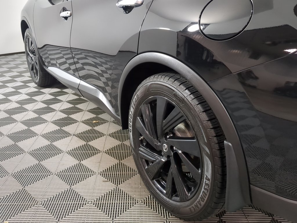 Used 2017 Magnetic Black Metallic Nissan Platinum image 6