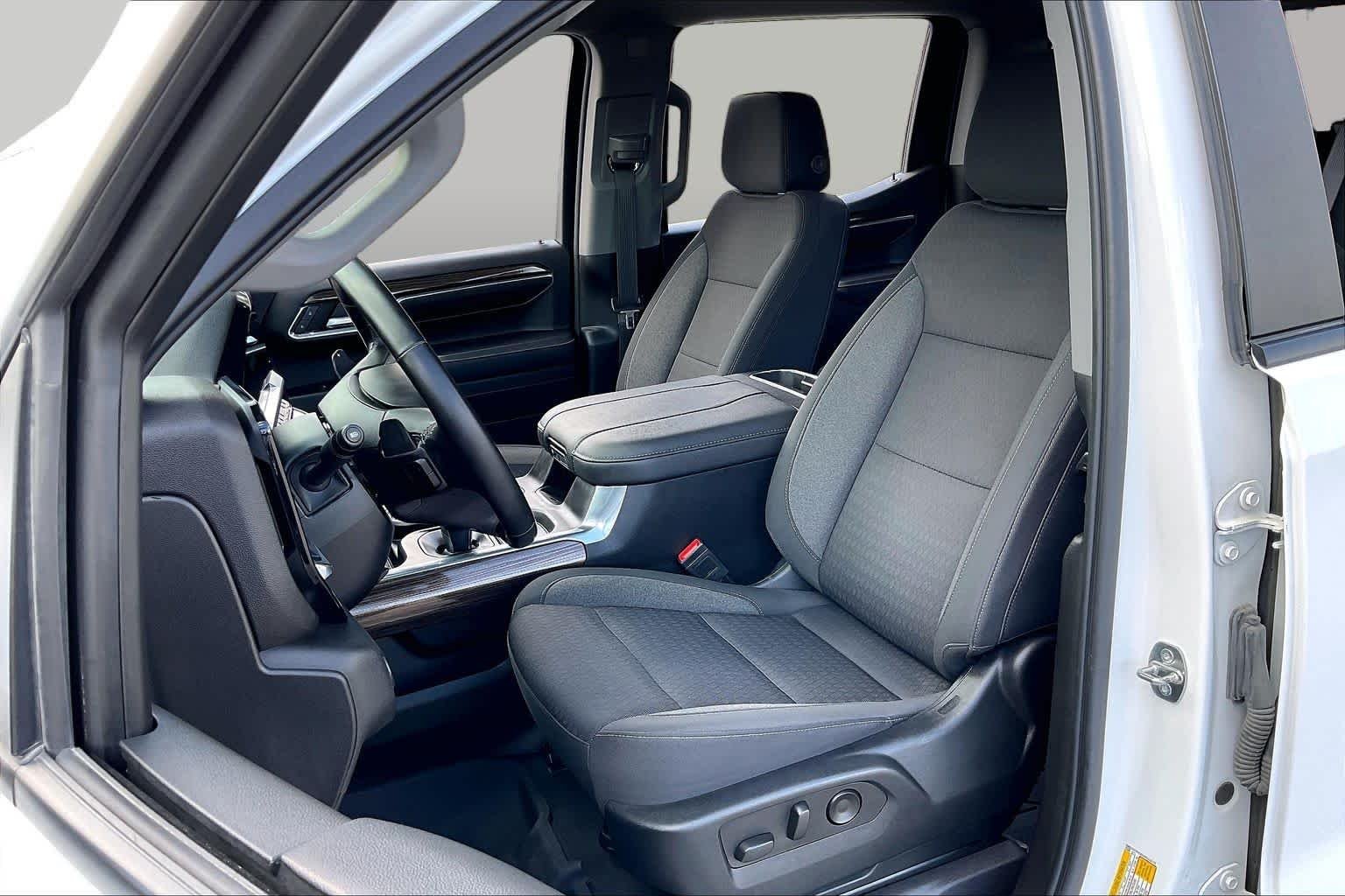 Used 2023 Summit White Chevrolet LT image 8