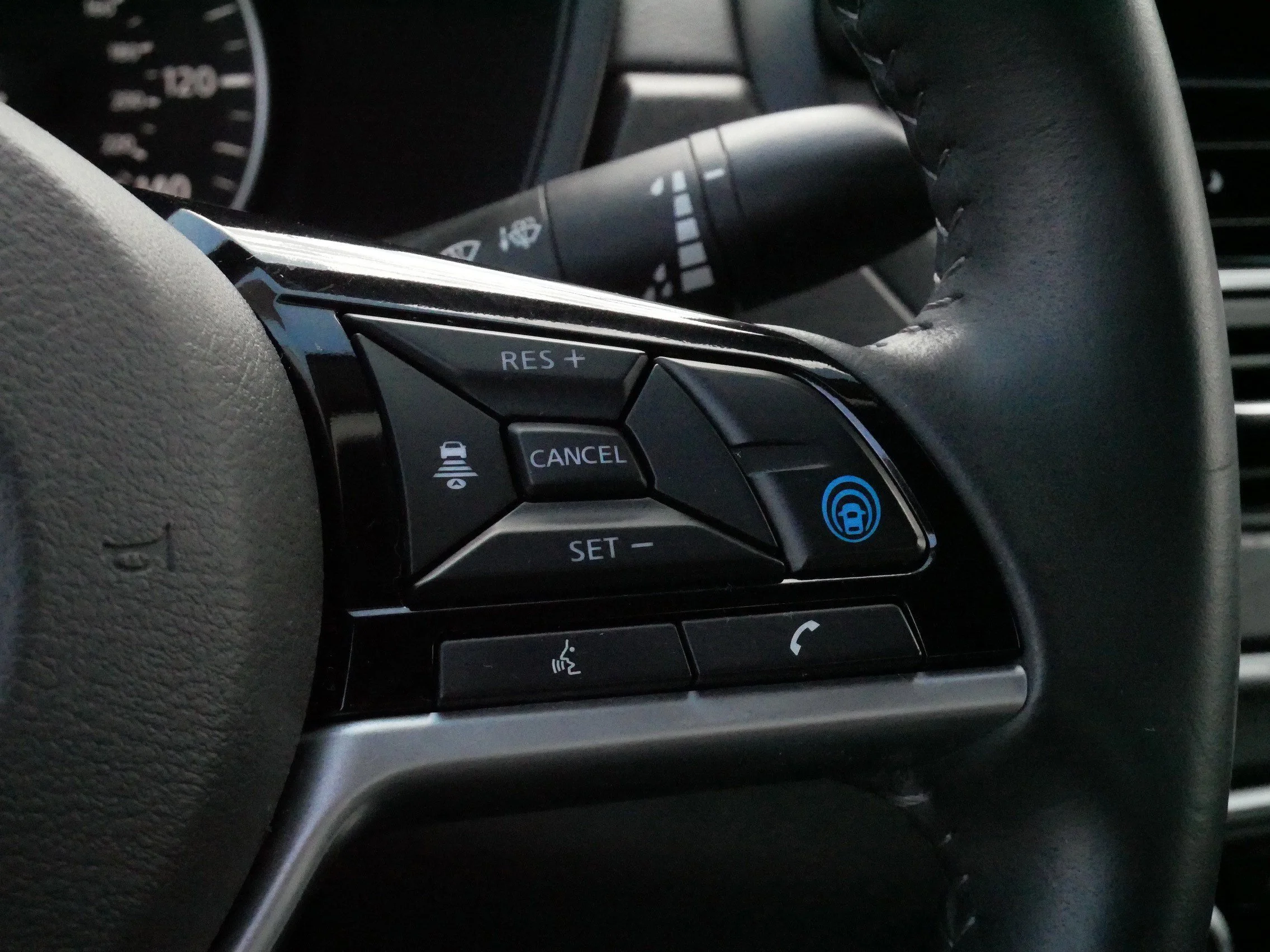Used 2024 Super Black Nissan 2.5 SV image 26