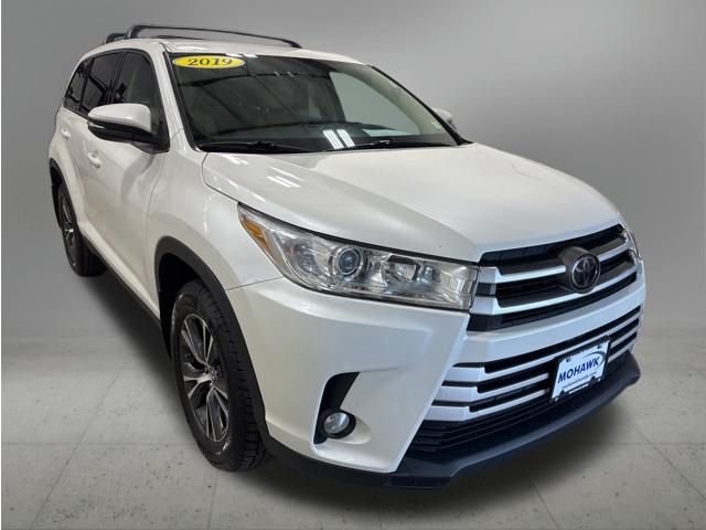 Used 2019 Blizzard Pearl Toyota LE Plus image 8