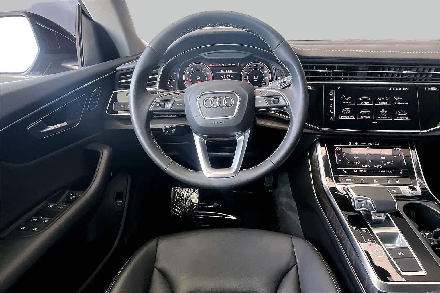 Used 2023  Audi Premium image 5