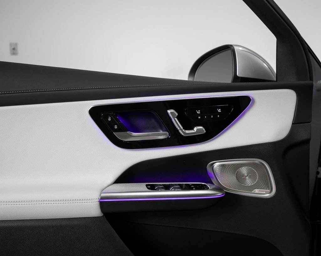 New 2026 Cirrus Silver Metallic Mercedes-Benz GLC 300 image 6