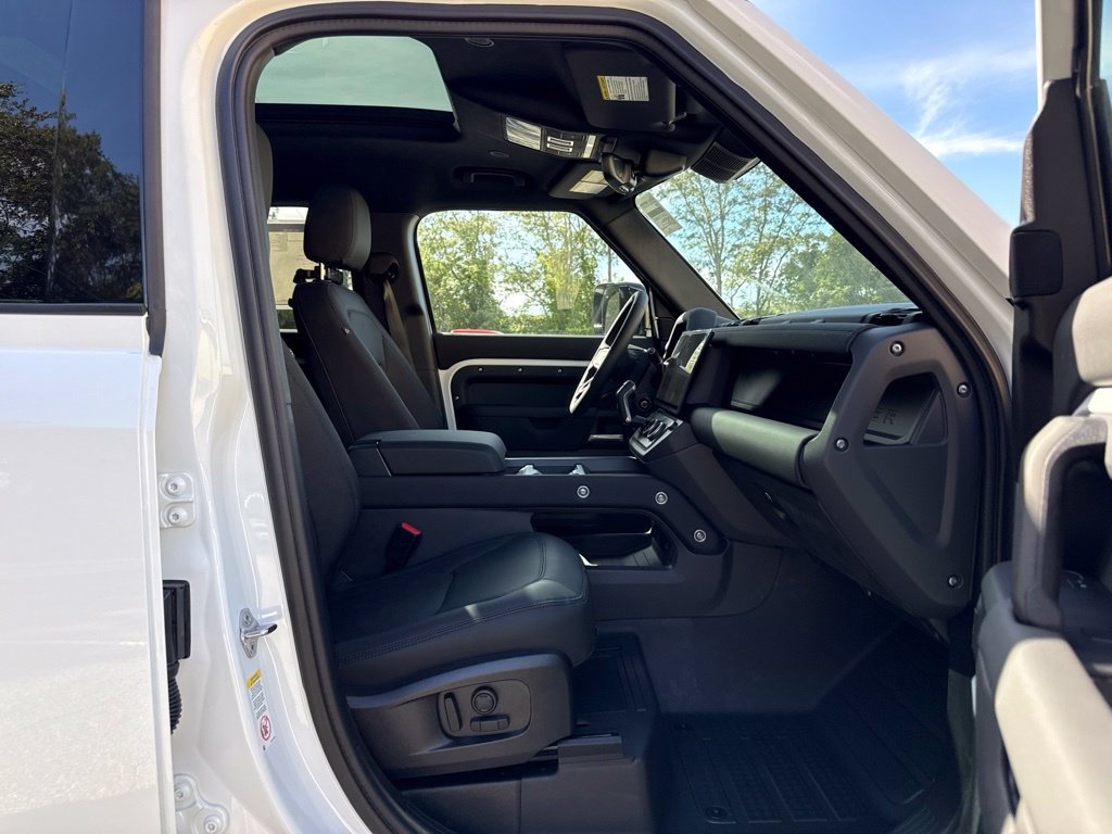 New 2026 White Land Rover S image 17