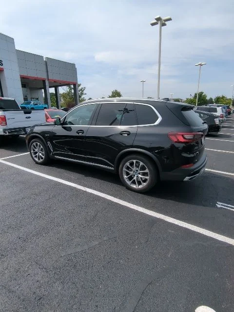 Used 2022 Black BMW xDrive45e image 7