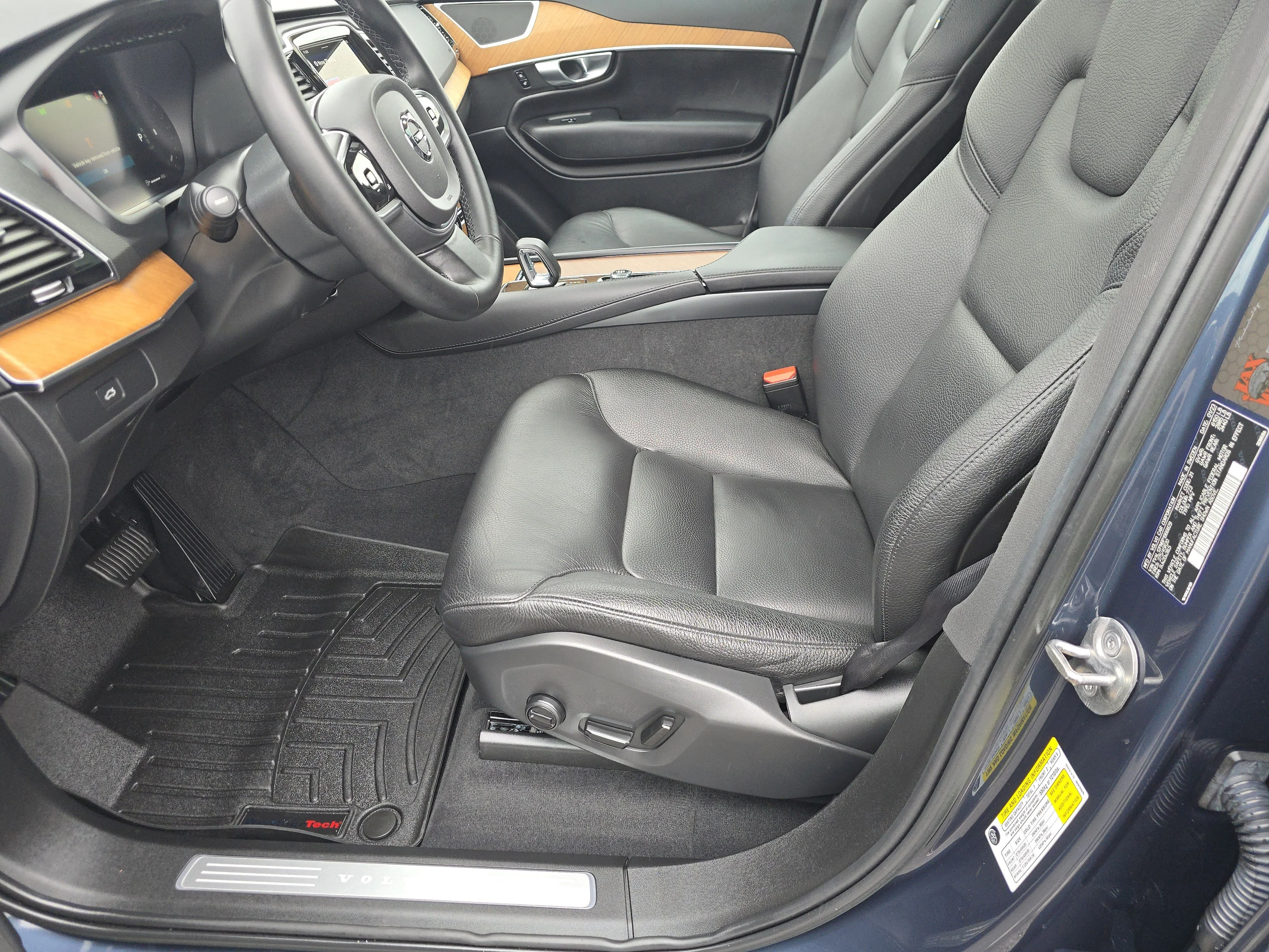 Used 2023 Denim Blue Metallic Volvo Plus image 21