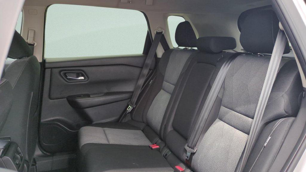 2025 Nissan Rogue SV - Photo 13