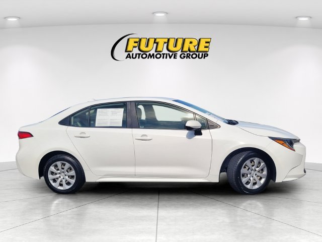 Used 2022 White Toyota LE image 3