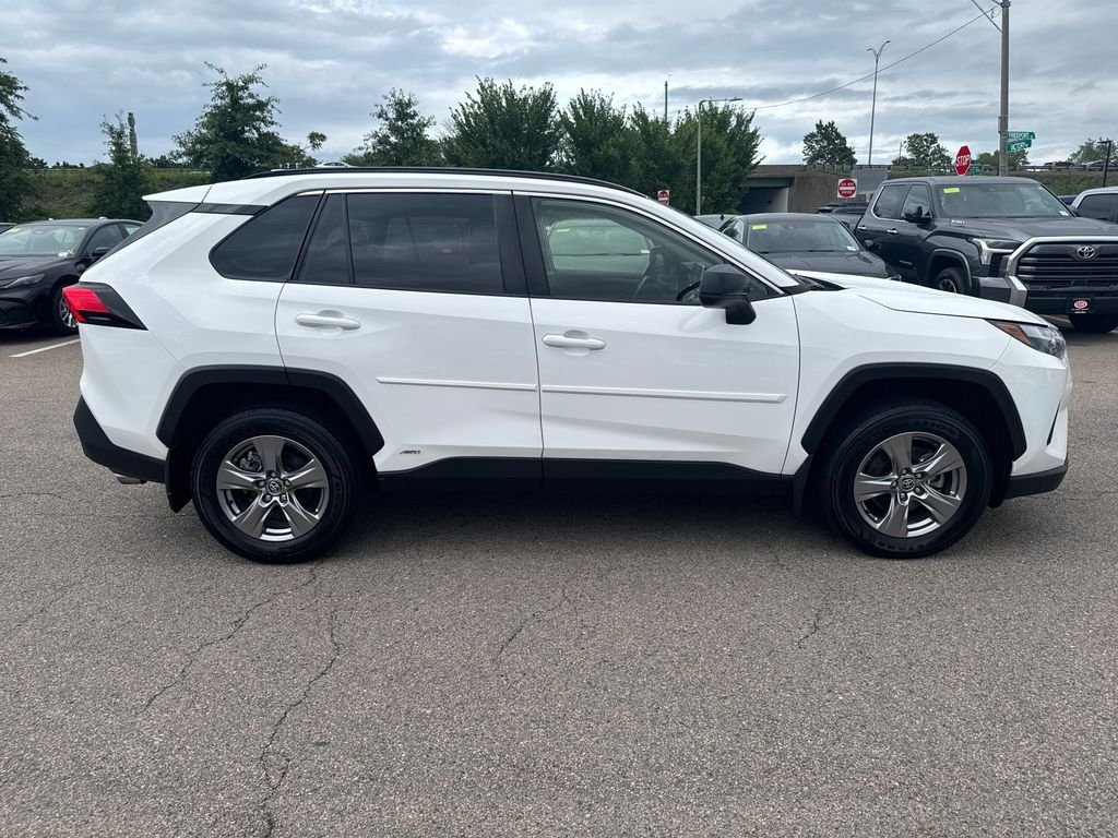 Used 2025 White Toyota LE image 9