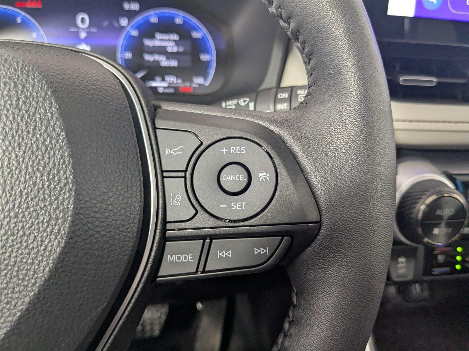 Certified Used 2024 Wind Chill Pearl Toyota Limited image 20