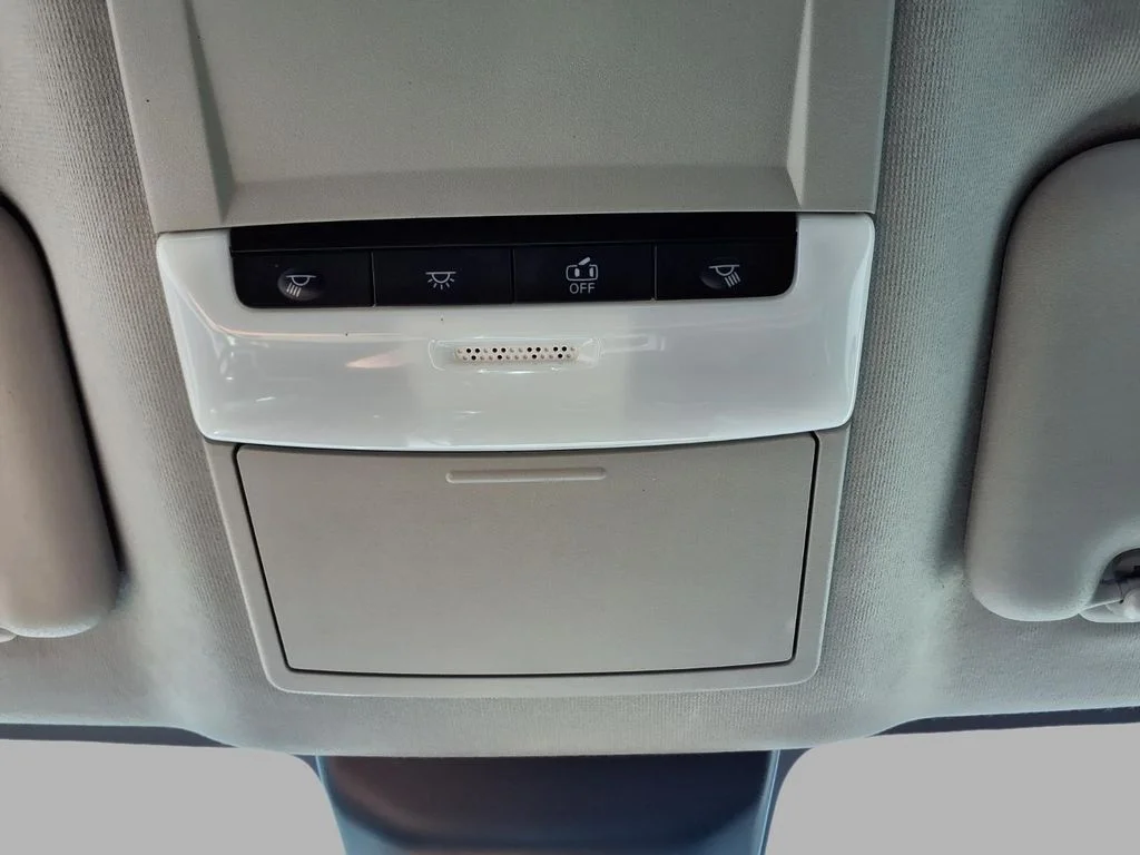 Used 2022 Gray Nissan SR image 15