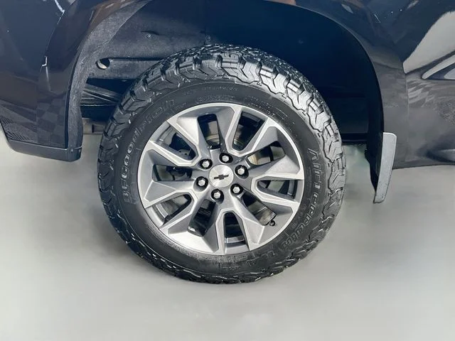 Used 2020 Black Chevrolet RST image 37