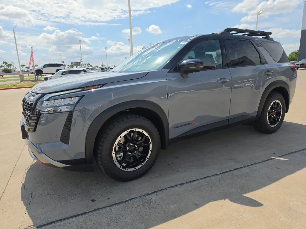 New 2026 Boulder Gray Pearl / Super Black Two-tone Nissan Rock Creek® image 2