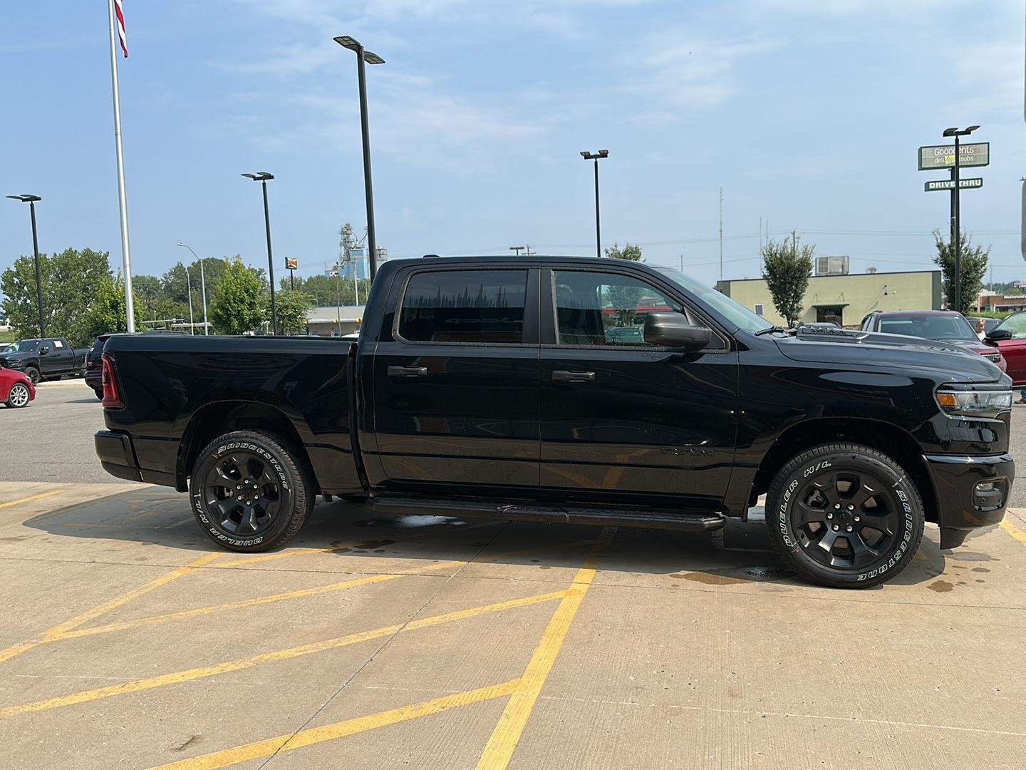 2026 RAM 1500 Express - Photo 5