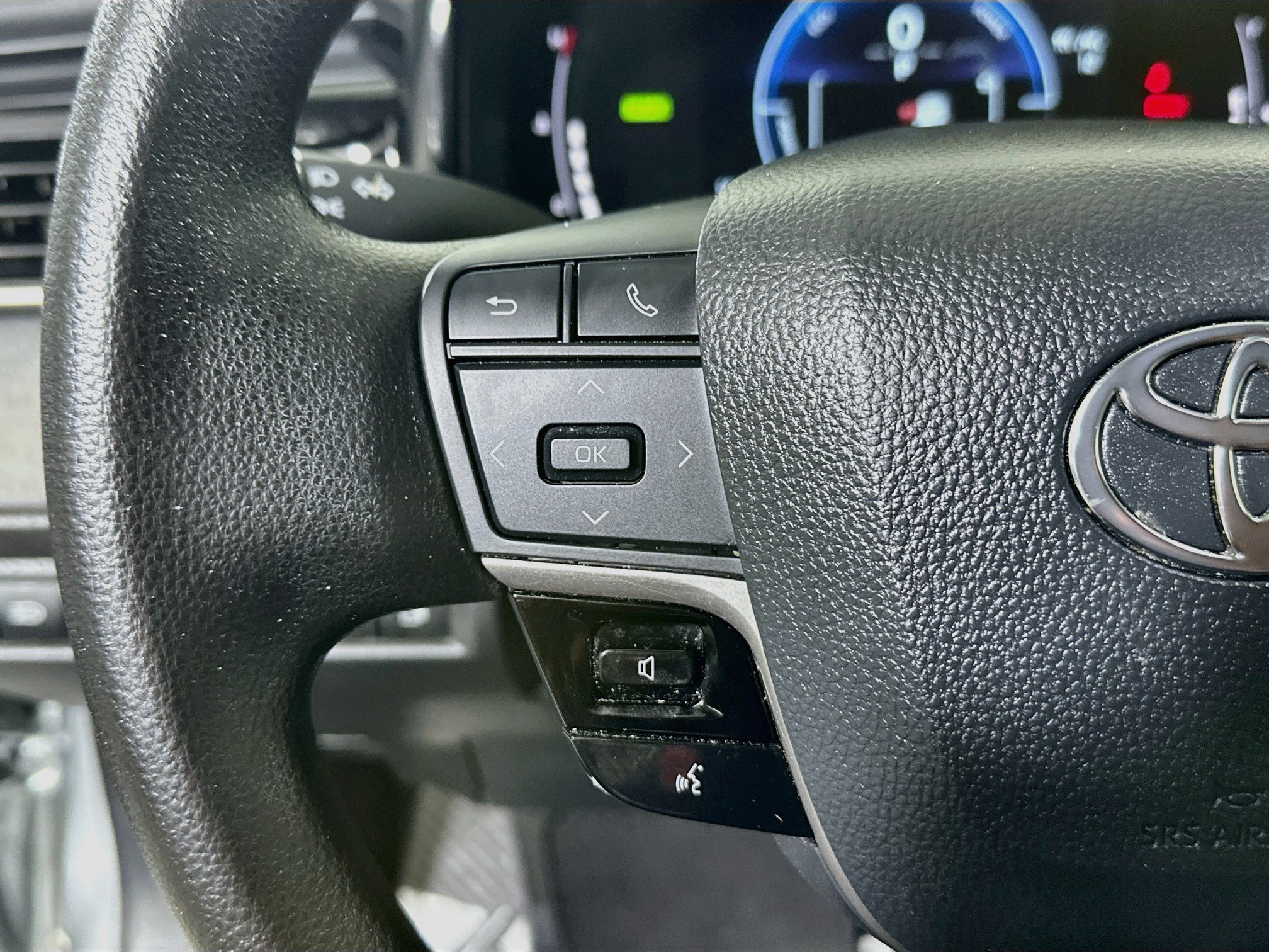 Used 2025 Celestial Silver Metallic Toyota LE image 16