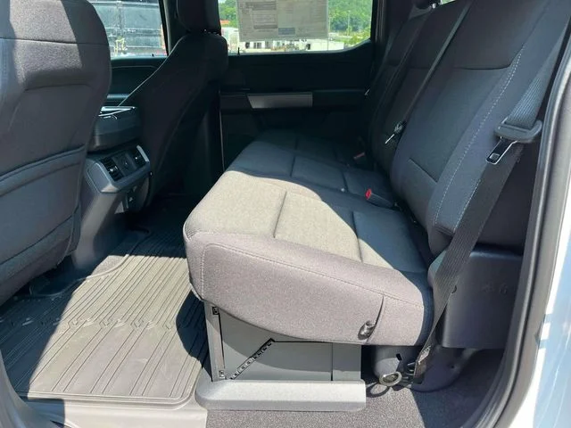 New 2026 Oxford White Ford XLT image 17
