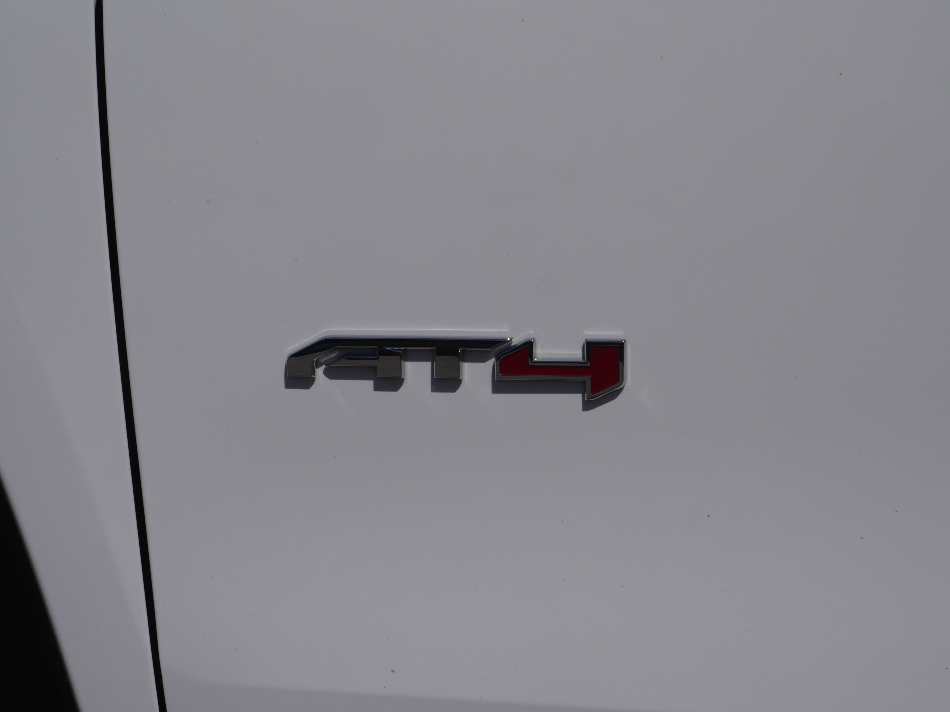 Used 2024 Summit White GMC AT4 image 8