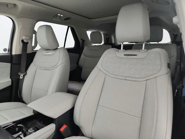 New 2026 Star White Metallic Tri-Coat Ford Platinum™ image 42