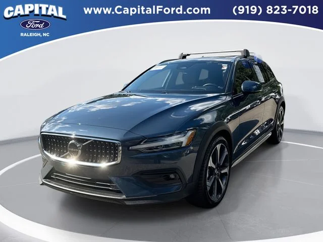 Used 2024 Blue Volvo Ultimate image 1