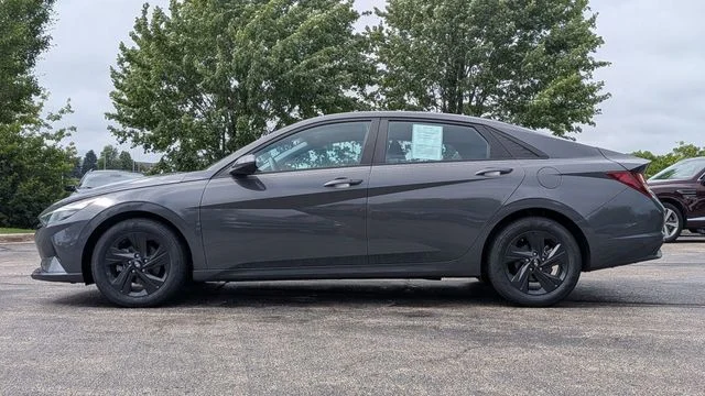 Used 2023 Gray Hyundai SEL image 4