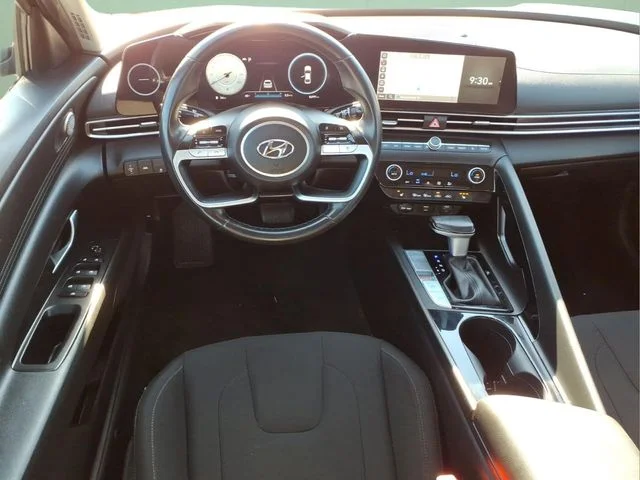 Used 2023 Black Hyundai SEL image 18