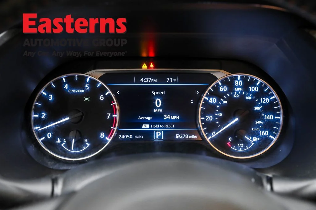 Used 2023 Blue Nissan SR image 18