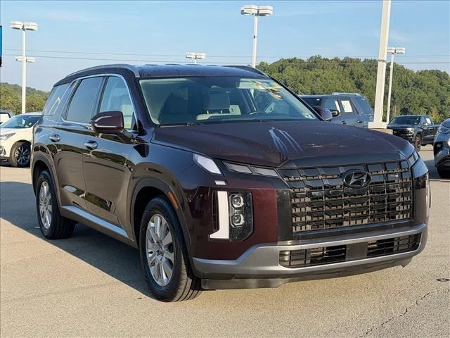 Used 2024 Sierra Burgundy Hyundai SEL 7P image 8