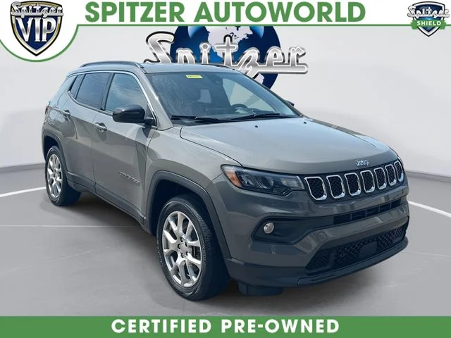 2023 Jeep Compass Latitude Lux 4X4's photo