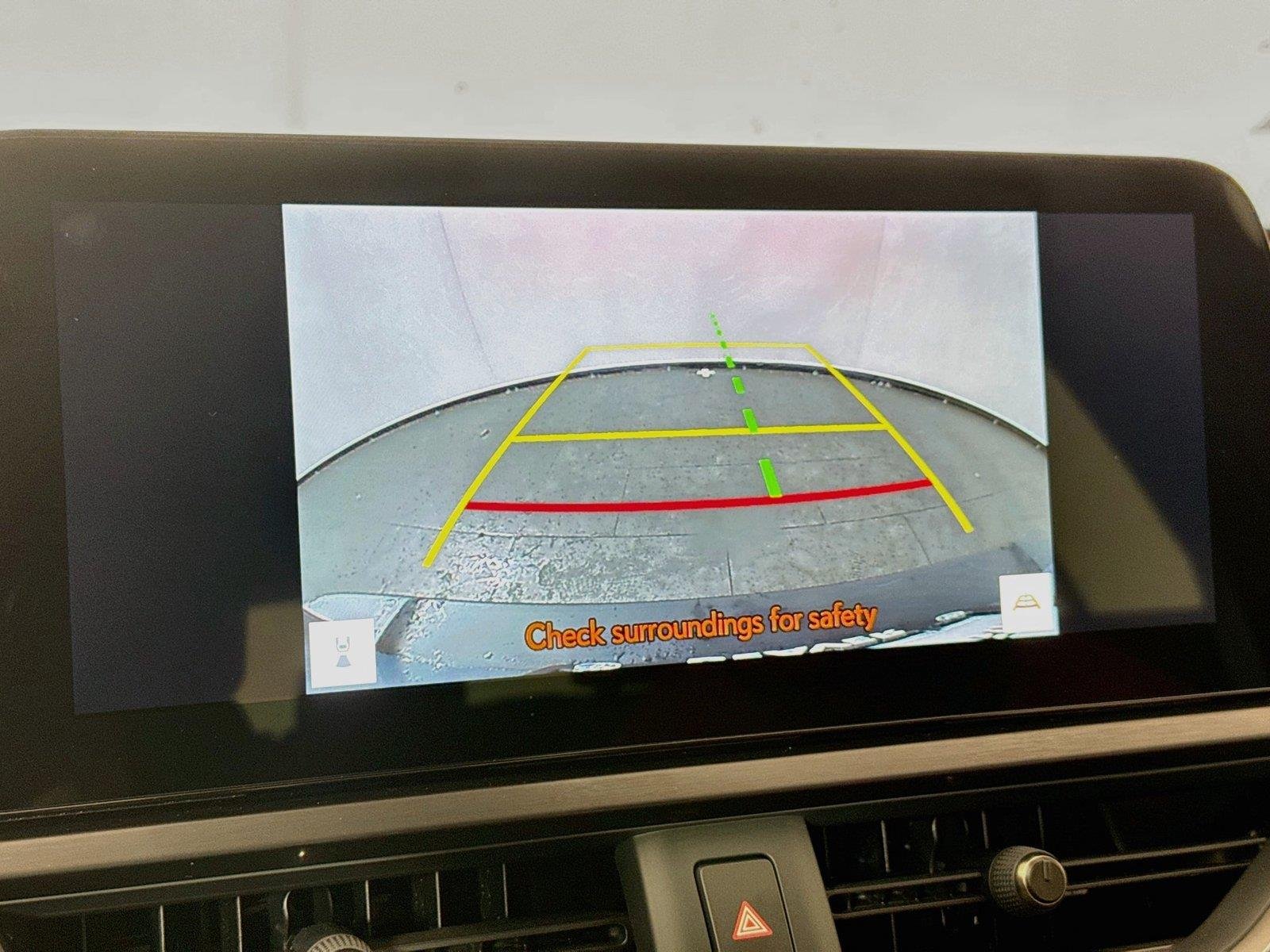 Used 2024 Iridium w/ Obsidian Roof Lexus UX 250h F SPORT Handling image 27