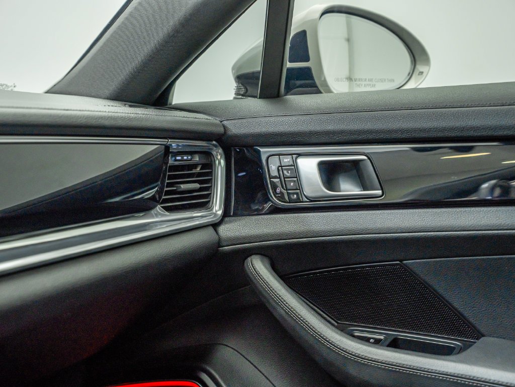 Used 2018 Chalk Porsche 4S image 41