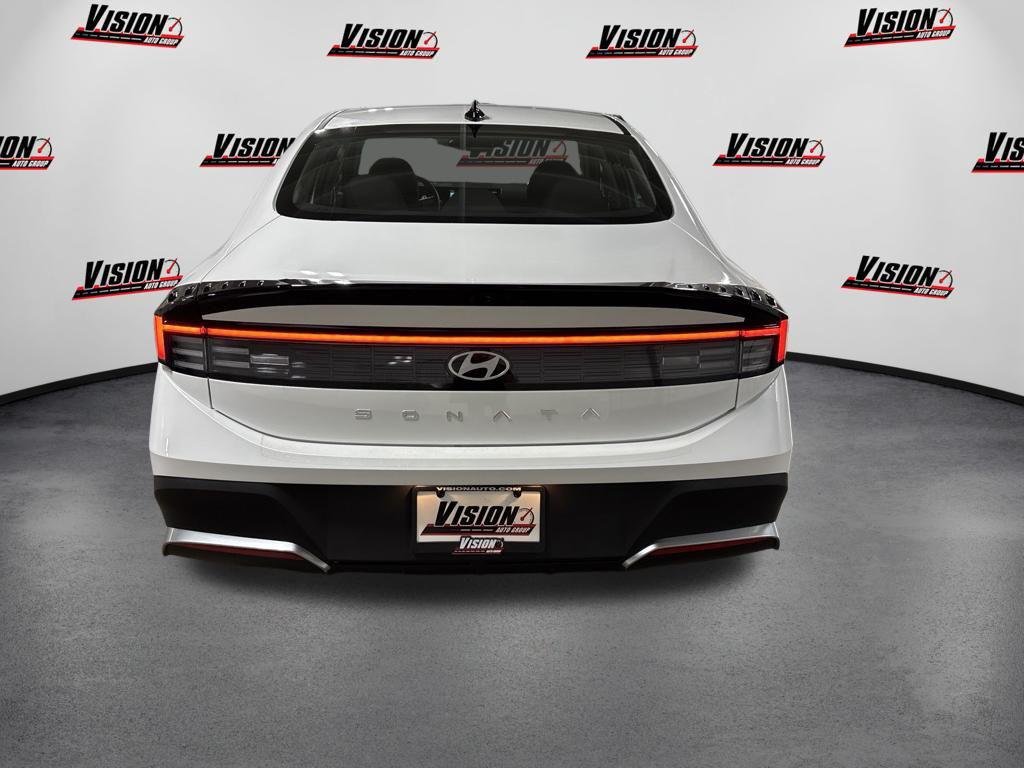New 2026 White Hyundai SE image 6