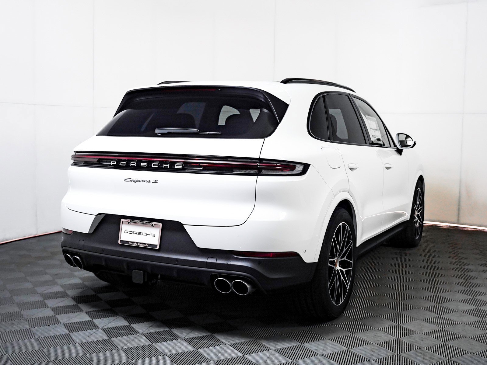 2026 Porsche Cayenne S - Photo 10