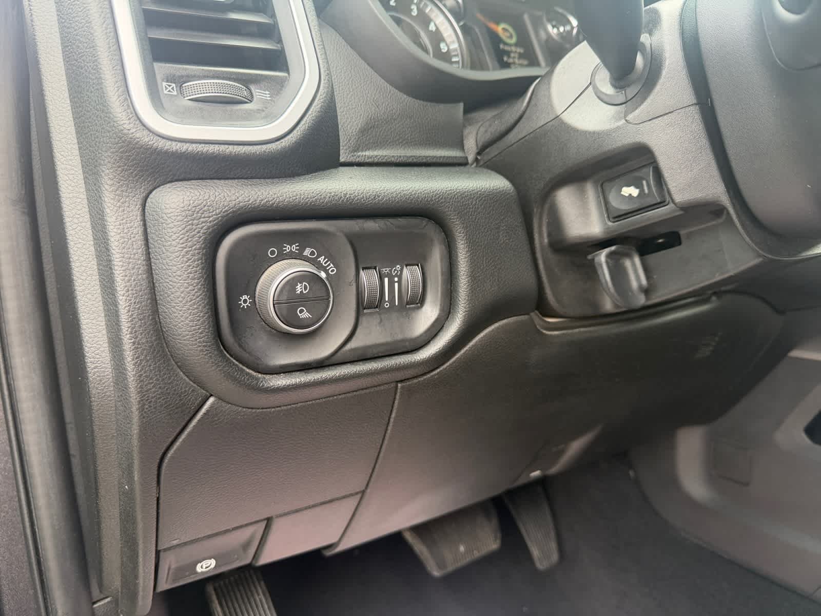 Used 2019 Granite Crystal Metallic Clearcoat Ram Big Horn image 22