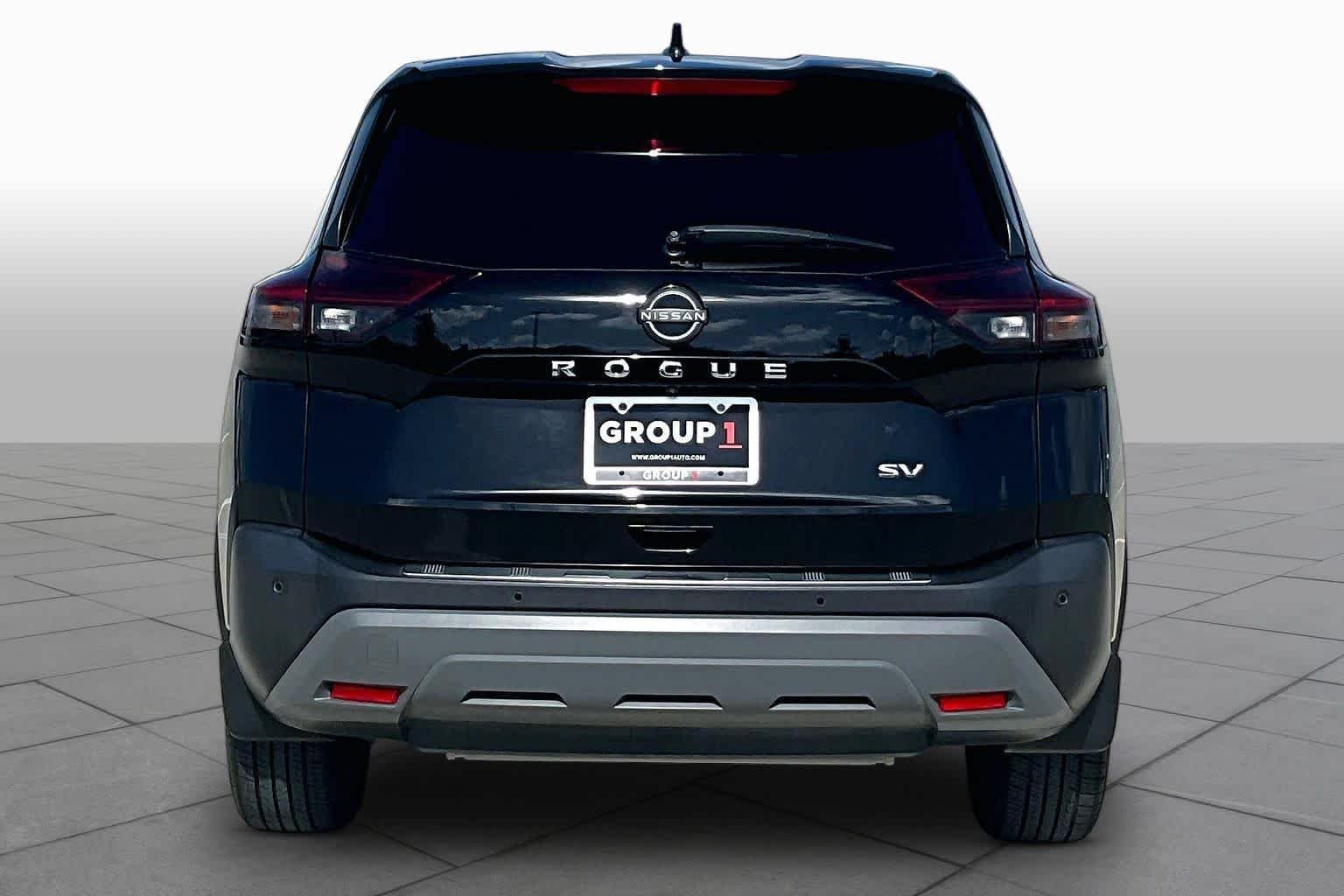 Used 2023 Super Black Nissan SV image 4