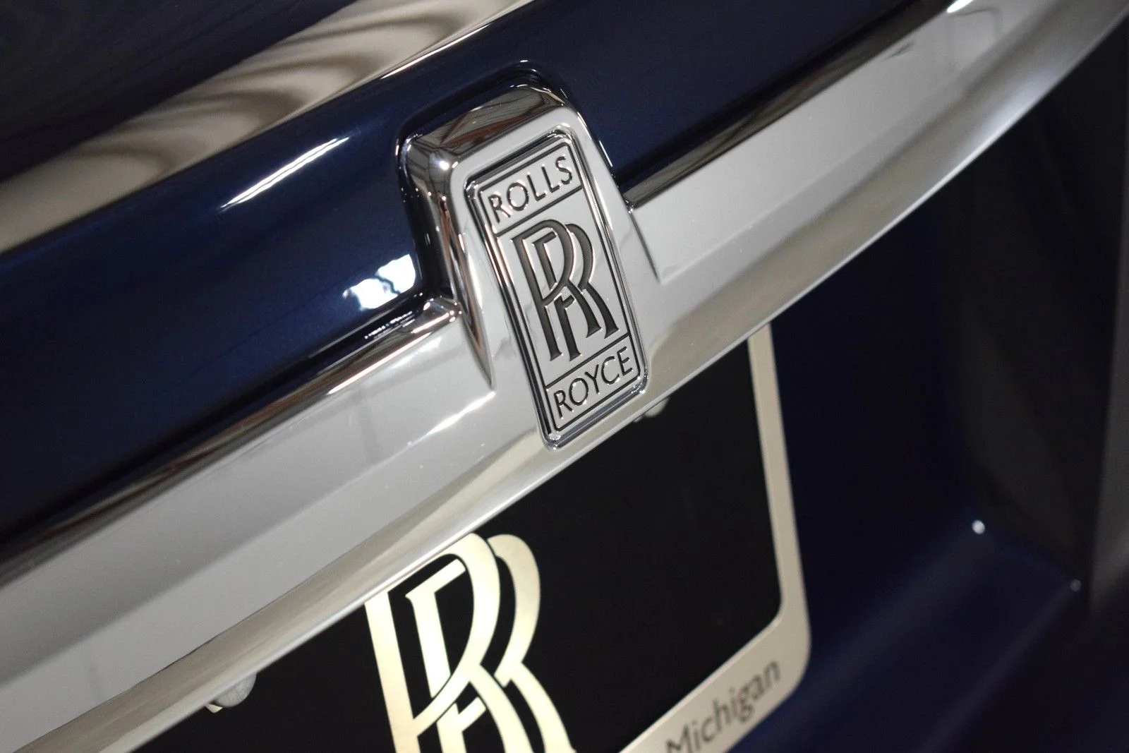 Used 2021 Blue Rolls-Royce  image 13