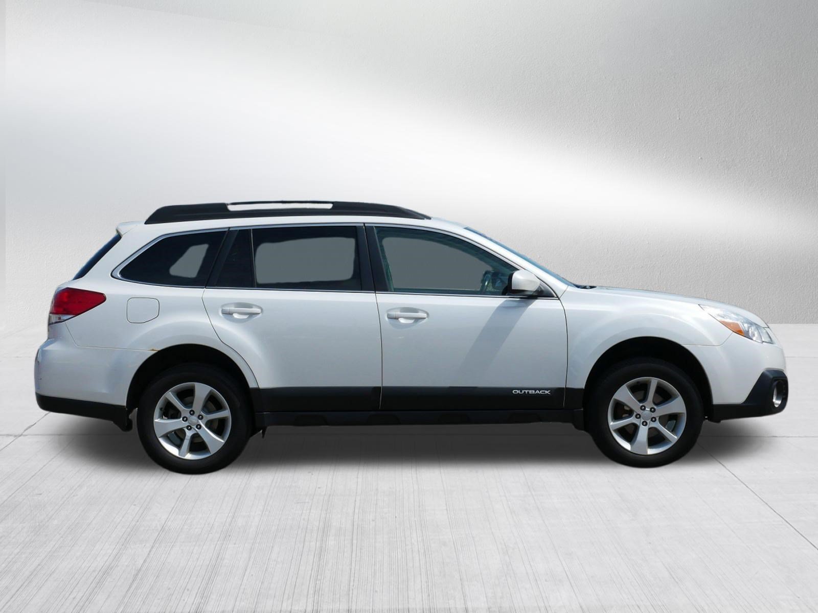 Used 2013 Satin White Pearl Subaru 2.5i Premium image 8