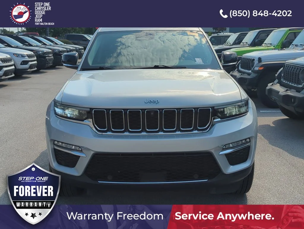 Used 2022 Silver Jeep 4xe image 9