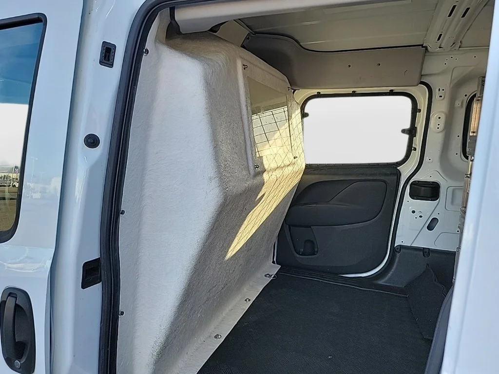 Used 2022 White Ram Base image 13