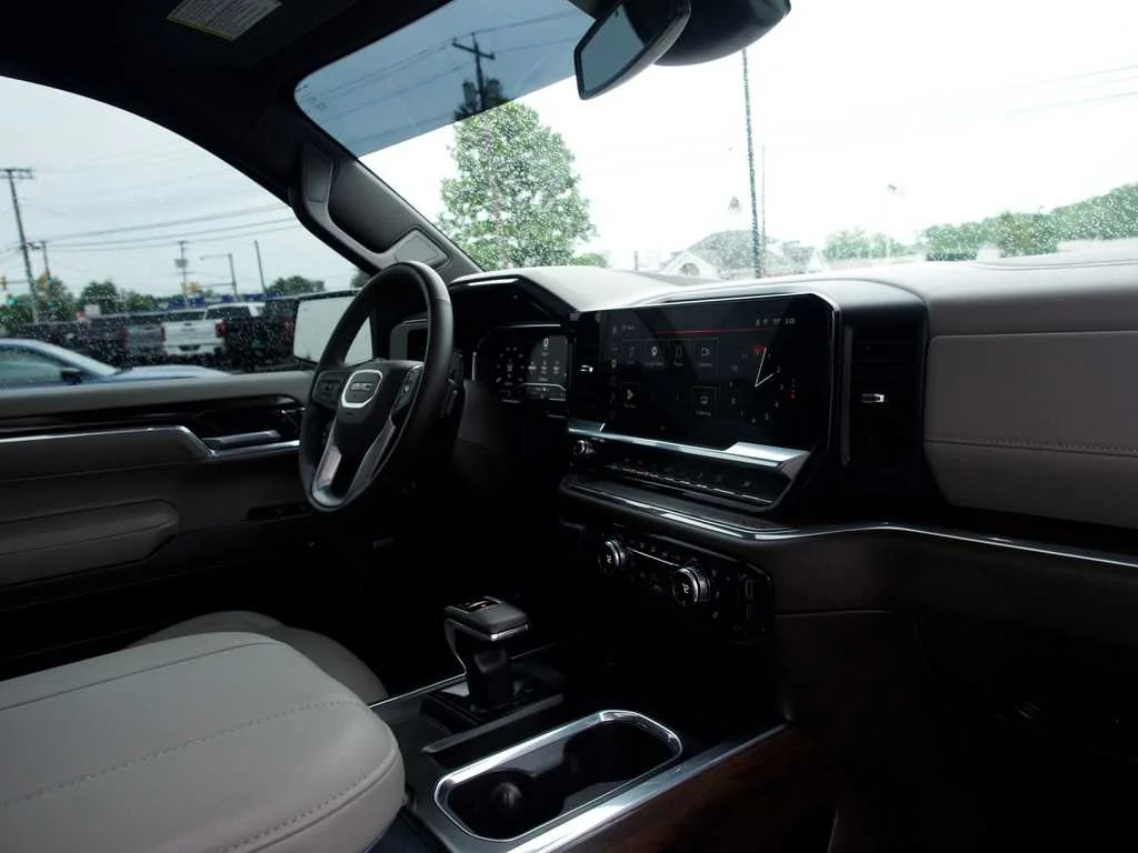 Certified Used 2024 Downpour Metallic GMC SLT image 37
