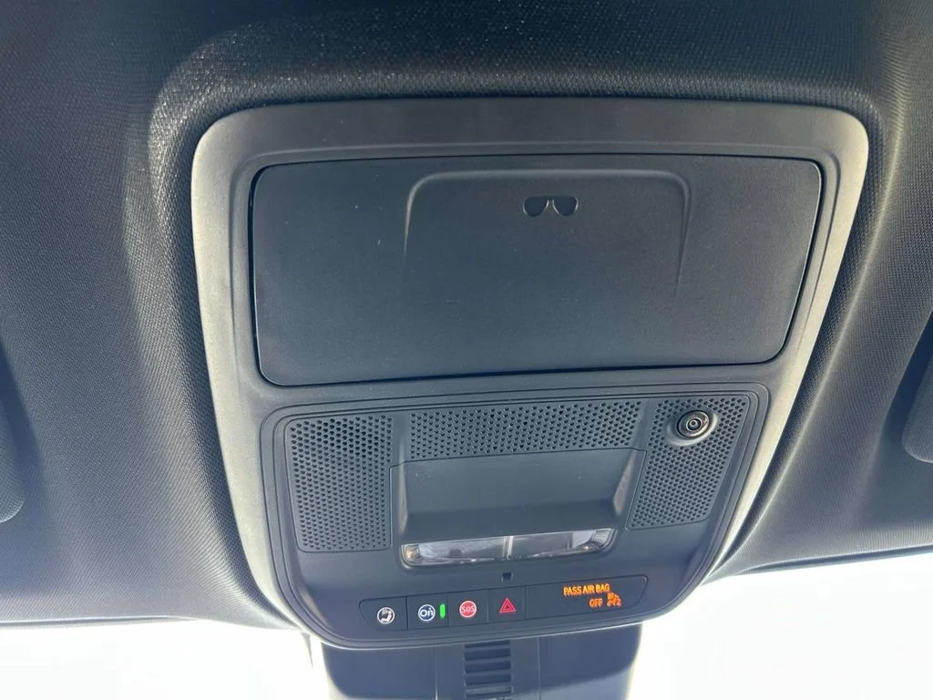 New 2027 Sterling Metallic GMC Elevation image 25