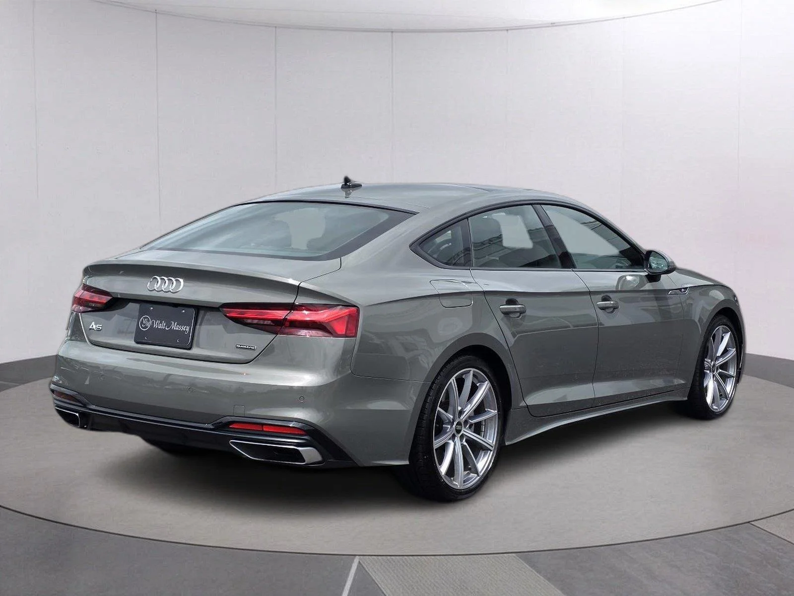 Used 2025  Audi S line Premium image 5
