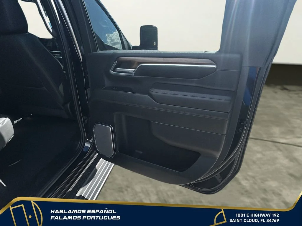 Used 2024 Black Chevrolet High Country image 31