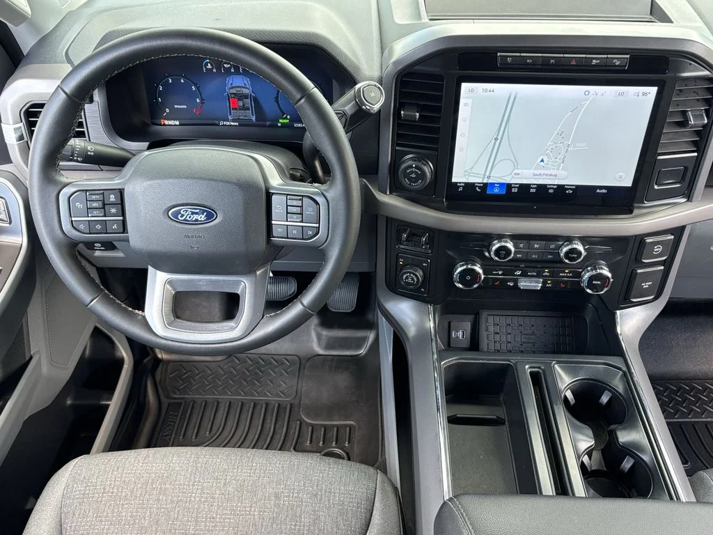 Used 2024 White Ford XLT image 3