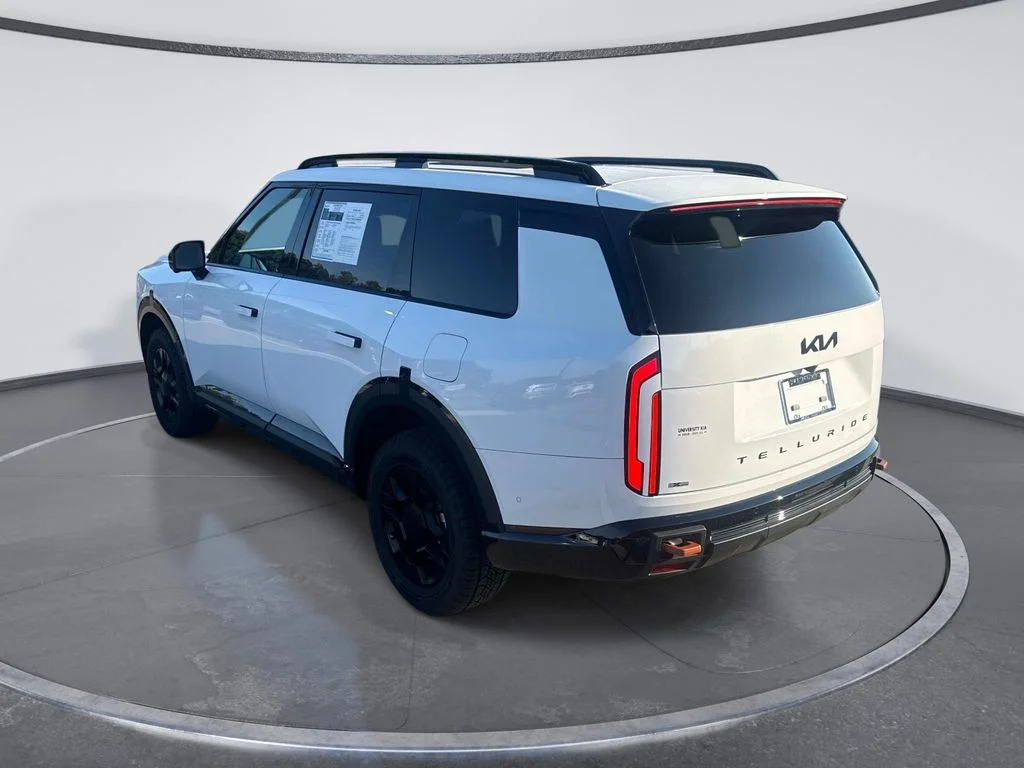 Used 2027 White Kia X-Pro SX-Prestige image 5