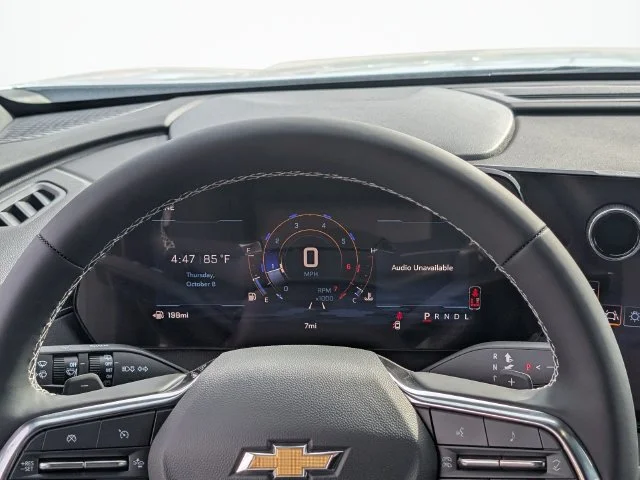 New 2027 Summit White Chevrolet LT image 25