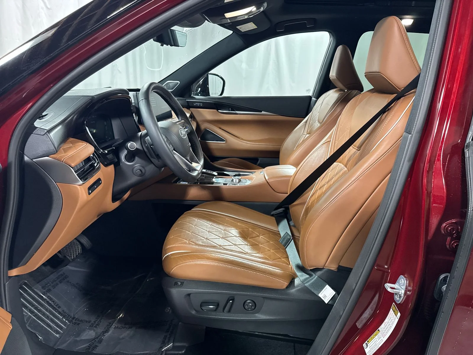 Used 2025 Red INFINITI Autograph image 3