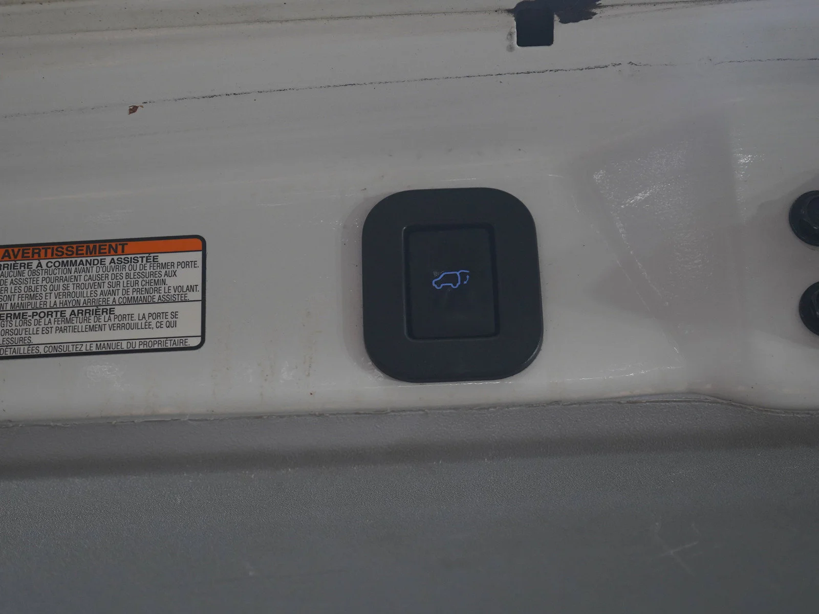 Used 2017 White Toyota XLE image 20
