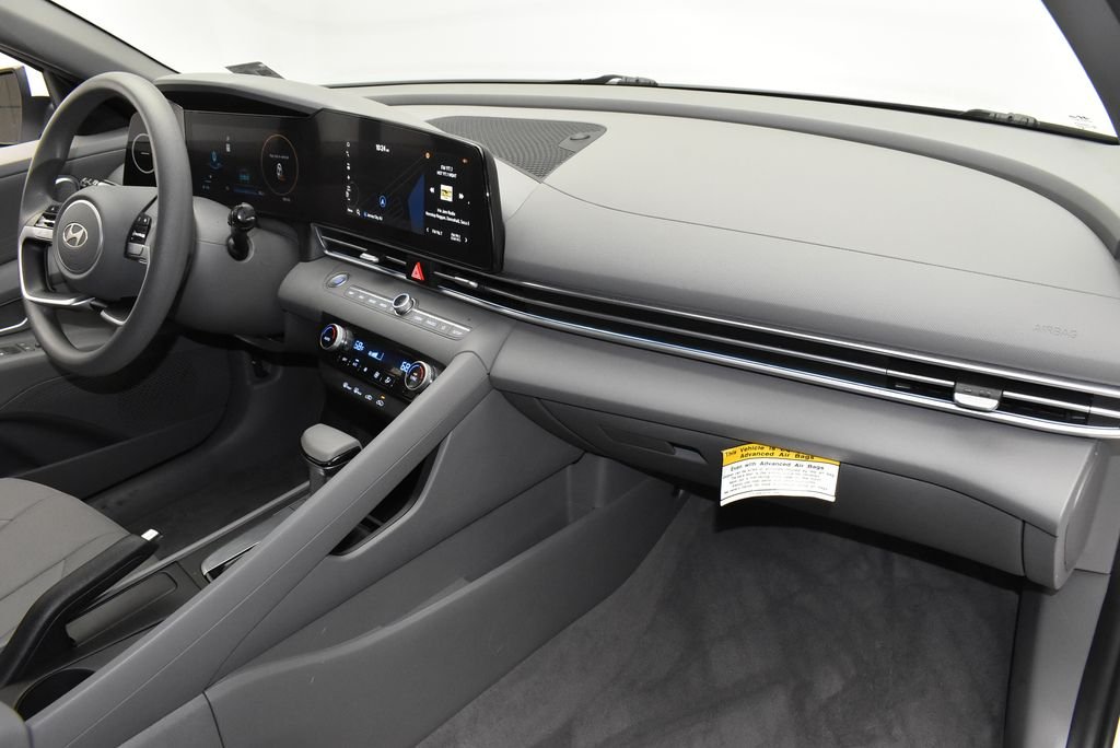 Used 2024 White Hyundai SEL image 22